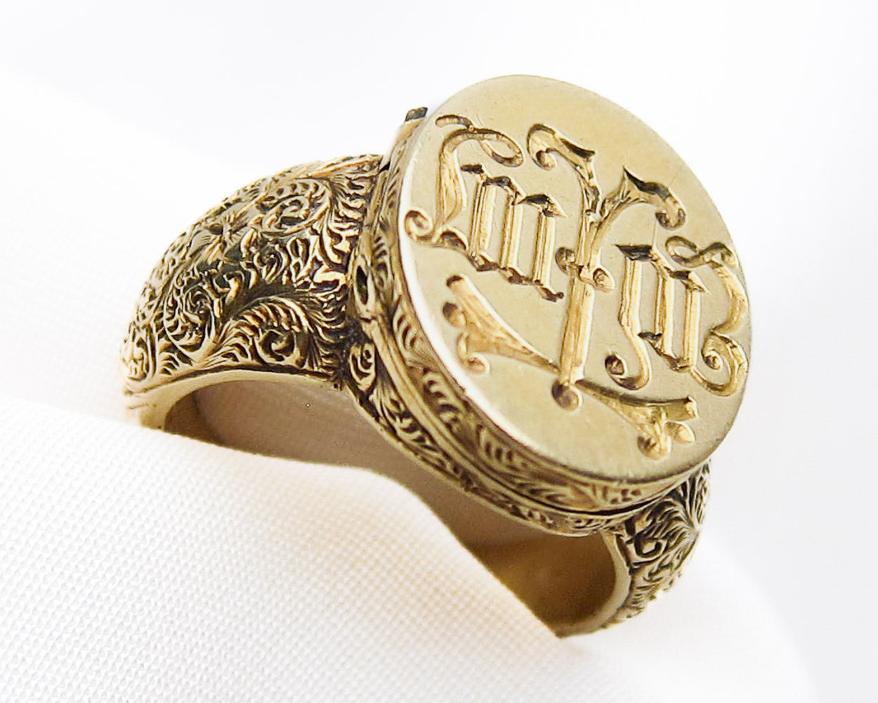 Double Dragon Poison Locket ring – Seal & Scribe